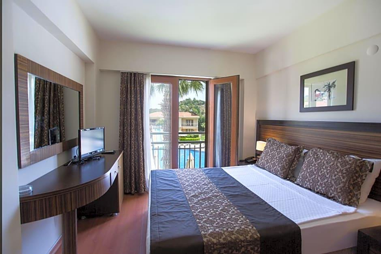 Bedroom 2, The One Club Hotel - All Inclusive, Ortaca