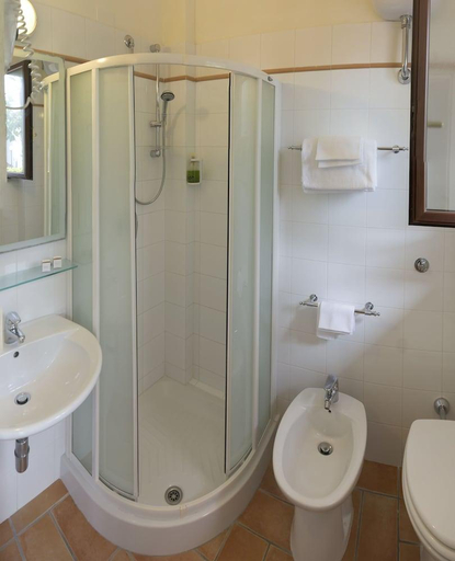 Bathroom 4, Hotel Giardino Suites Spa, Ancona