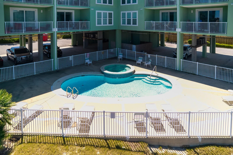 Sport & Beauty 3, Navy Cove Harbor 1206, Baldwin