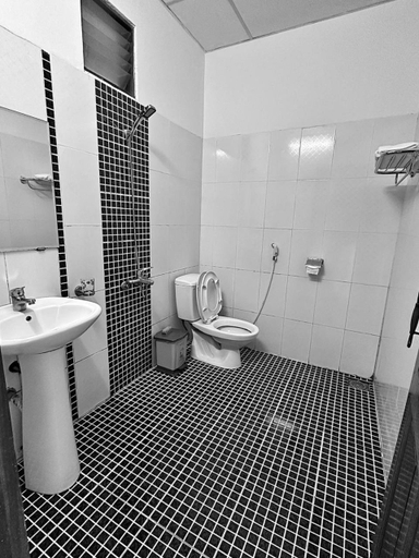 Bathroom 4, Truc Hoang Ha Hotel, Kon Tum