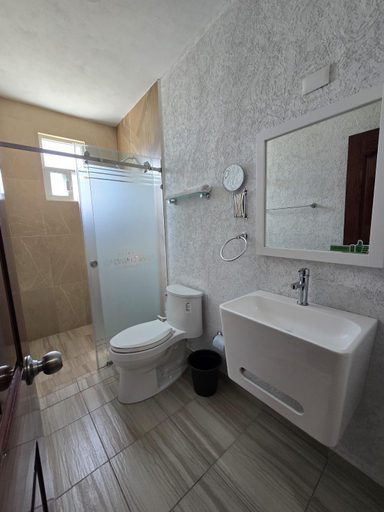 Bathroom 4, Hotel Casa Garatusa, Yuriria