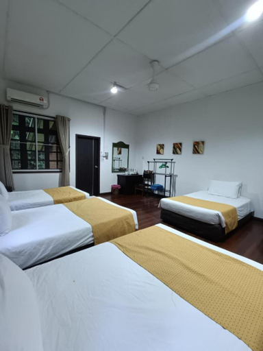 Bedroom 4, Mulu National Park, Marudi