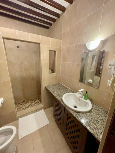 Bathroom 5, Mambo Ocean Resort, Kaskazini 'A'