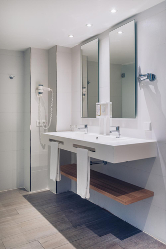 Bathroom 4, Iberostar Playa de Muro, Baleares