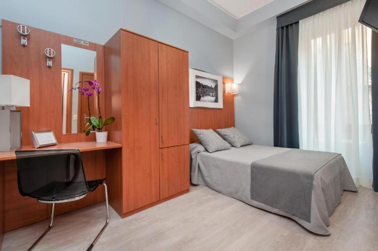 Bedroom 2, Reyes Suite & Rooms, Rome