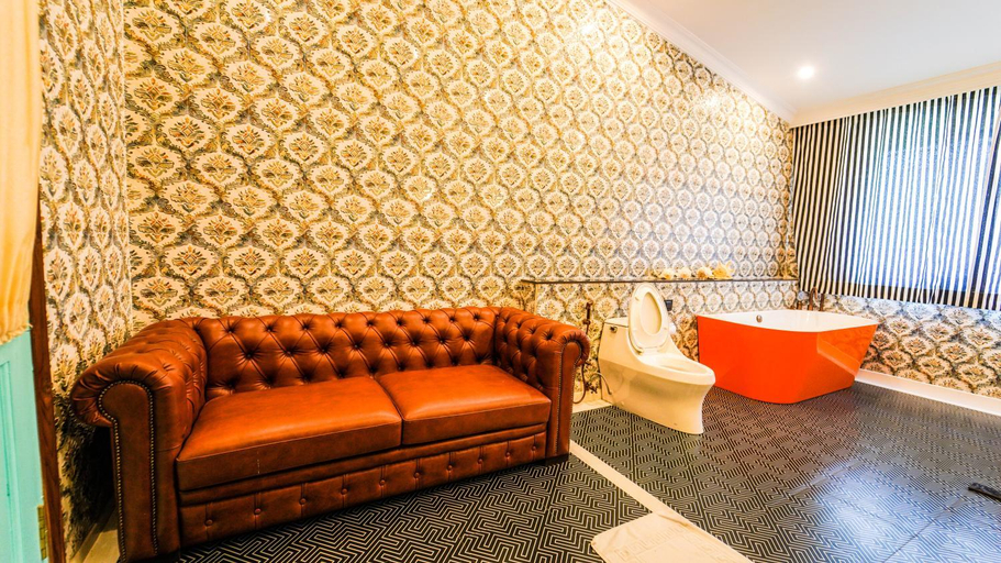 Bathroom 3, Mayfair Manor Jungpana, Darjiling
