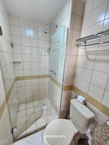Bathroom 3, FLAT NO NOBILE SUITES MONUMENTAL COM ESTACIONAMENTO GRATIS, AO LADO DA ESPLANADA DOS MINISTERIOS E D, Brasília