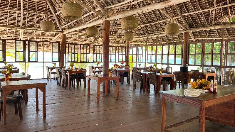 Food & Drinks, Albatross Ocean View Hotel, Kusini