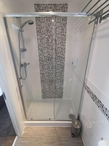Bathroom 2, The Kerswell Hotel Sea Front, Lancashire