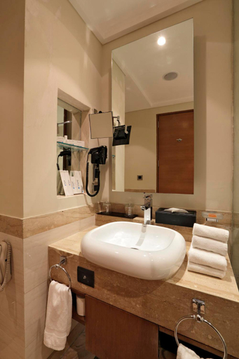 Bathroom 3, Yashail Hotel Haridwar, Hardwar