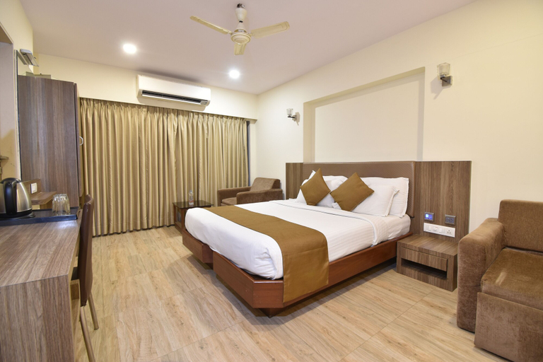 Bedroom 4, Hotel Atlantic, Mumbai Suburban