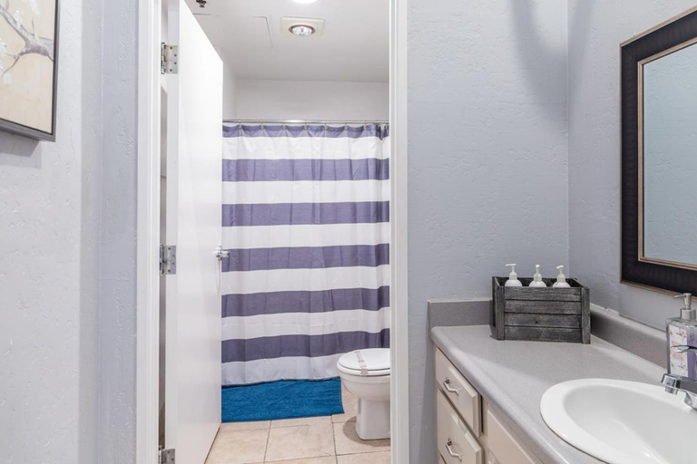 Bathroom 3, Loft Suite Walk to Conv Center Free Parking, San Diego