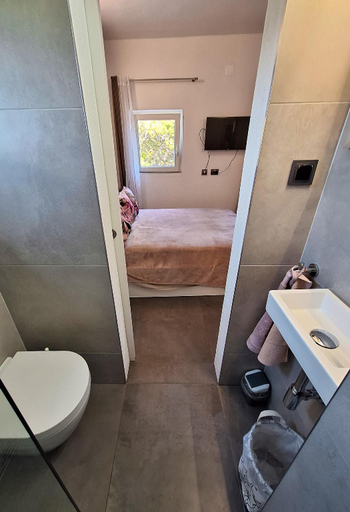 Bathroom 3, By the Mill, Rogoznica