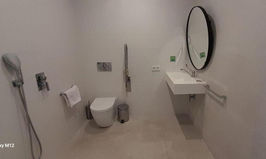 Bathroom 5, Alannia Salou, Tarragona