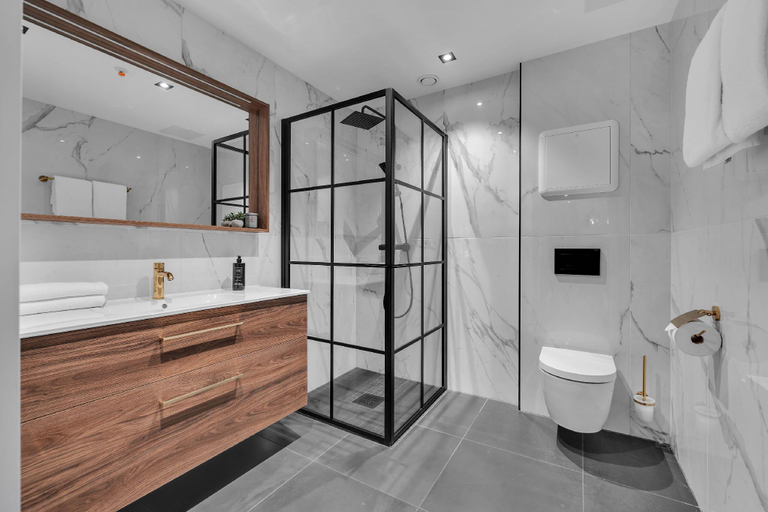 Bathroom 3, Hotel St-Elisabeth, Tromsø