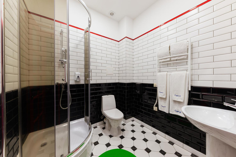 Bathroom 3, Emigrand Art Hotel, Uzhhorods'ka
