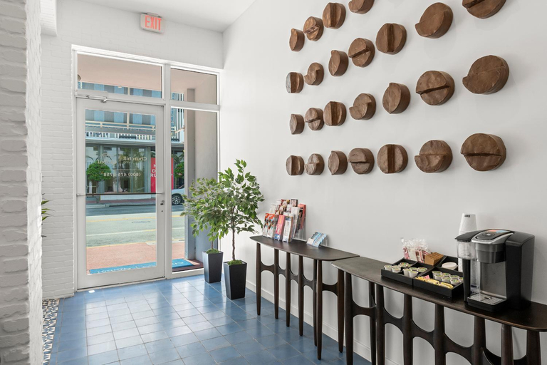 Food & Drinks 5, Global Luxury Suites at The Apex Miami, Miami-Dade