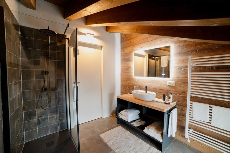 Bathroom 3, La Caso Di Elva, Cuneo
