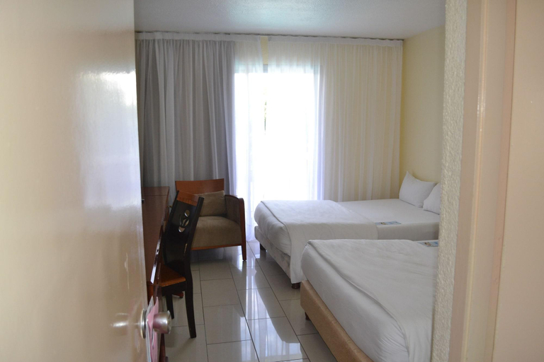 Others 3, Hotel Sawa, Wouri