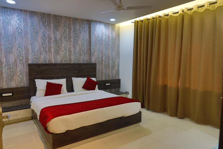 Others 2, HOTEL GOLDEN LEAF, Chandigarh