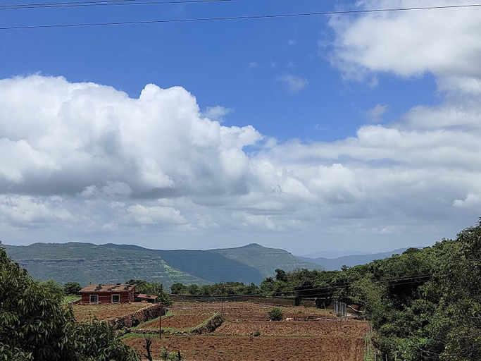 Others 3, Woodland farm vila, Satara