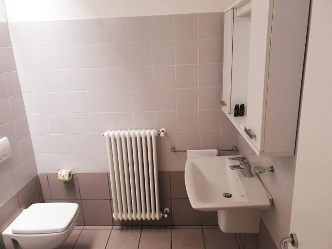 Bathroom 2, Appartamenti tra Lago e Montagna CASA IDEALE LECCO, Lecco