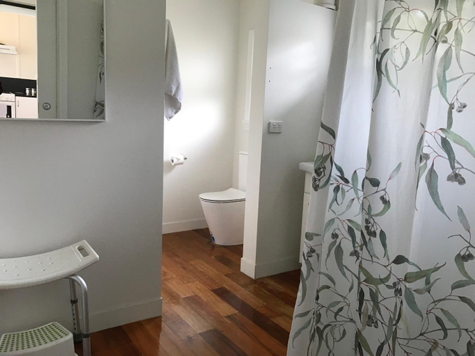 Bathroom 3, Beachend Bicheno Apartment, Glamorgan-Spring Bay