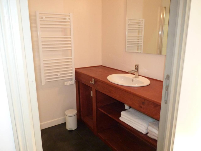 Bathroom 4, De l'Autre Cote, Pyrénées-Atlantiques