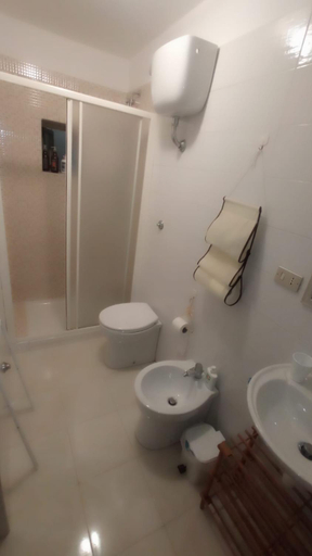 Bathroom, BeB Silvia, Caserta