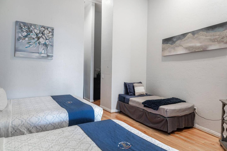 Bedroom 2, Free Parking Walk to Conv Center 5 Beds Loft, San Diego