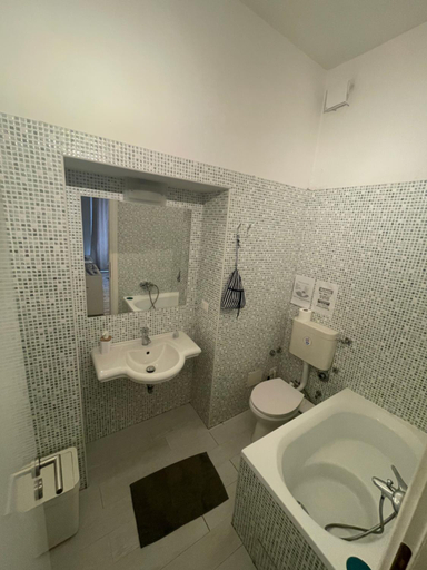 Bathroom 5, Moshi Moshi BB-NEW, Rome