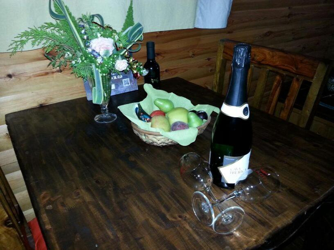 Food & Drinks 4, Tzlil Hateva