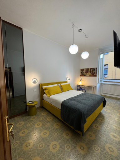 Bedroom 5, Suite 41, Rome