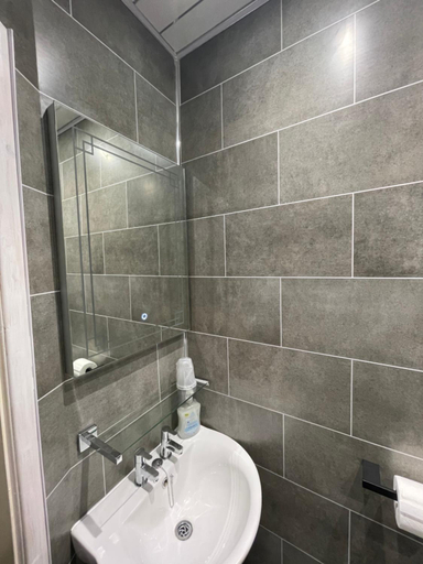 Bathroom 3, Milverton House, Conwy