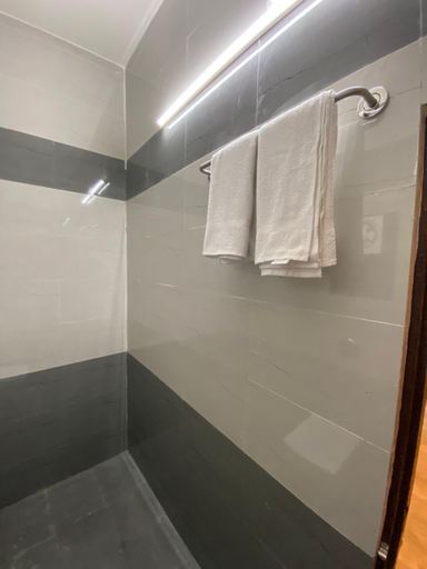 Bathroom 3, Erisha Tadoba, Chandrapur