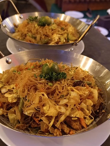 Food & Drinks 4, Plato De Ciudad II, Malay