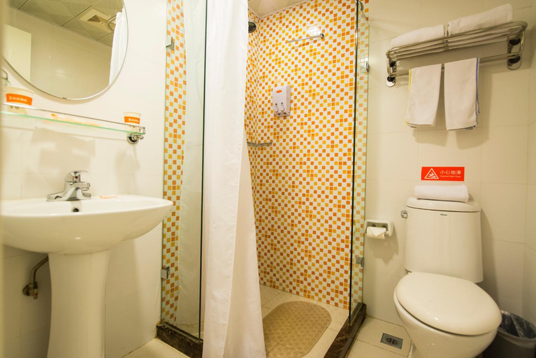 Bathroom, Home Inn Dalian Development Zone Light Railway Station, Dalian
