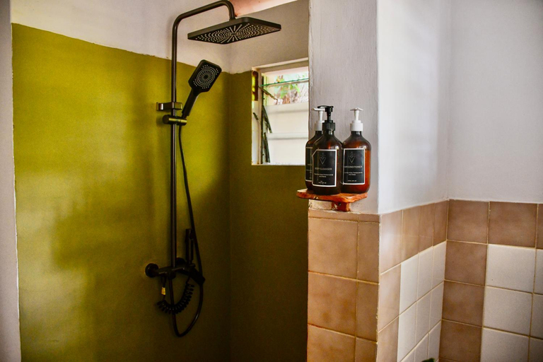 Bathroom 3, Saltys Kitesurf Village, Kilifi North