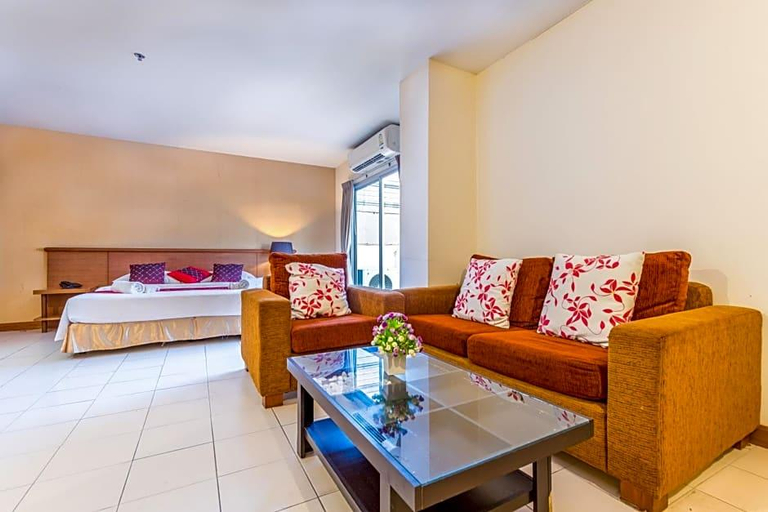 Bedroom 3, Eastiny Plaza hotel, Pattaya