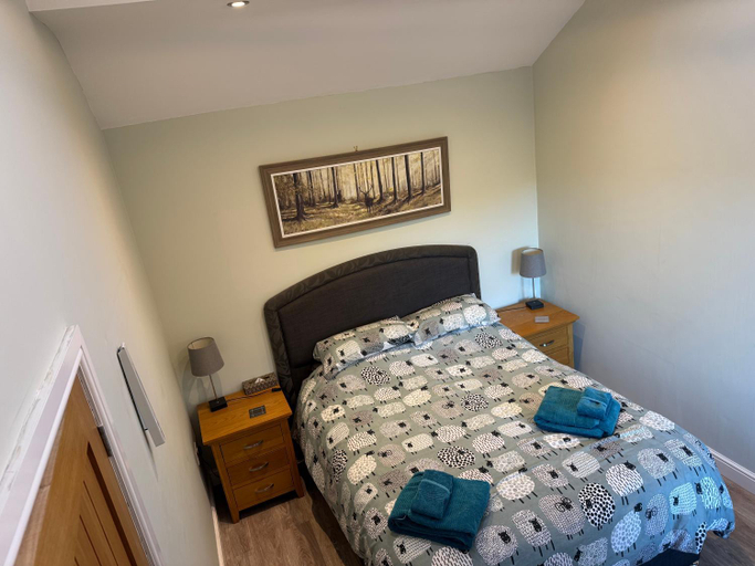 Bedroom 2, Millstone Stables Cottage, Derbyshire