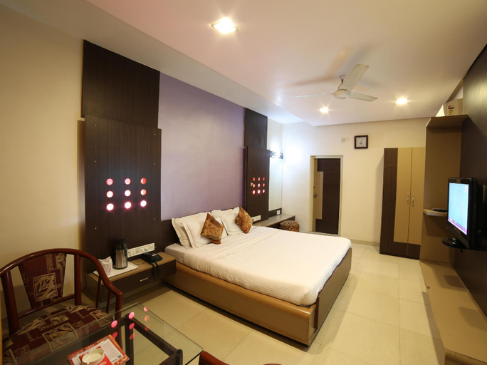 bedroom 13