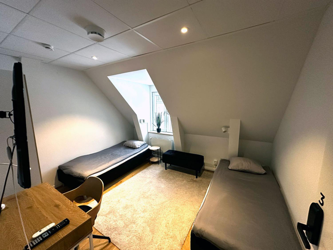 Others 4, Attic Hostel, Borås