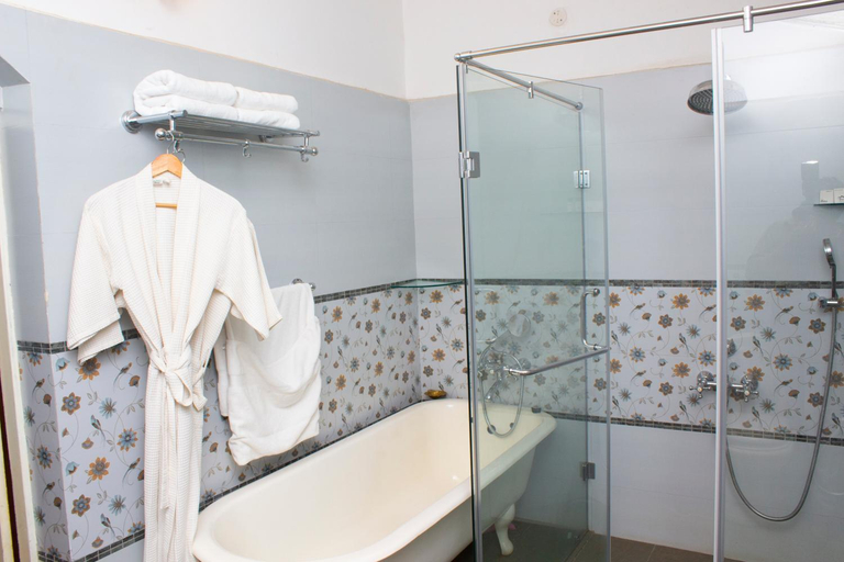 Bathroom 3, West Downs The Heritage Resort, The Nilgiris