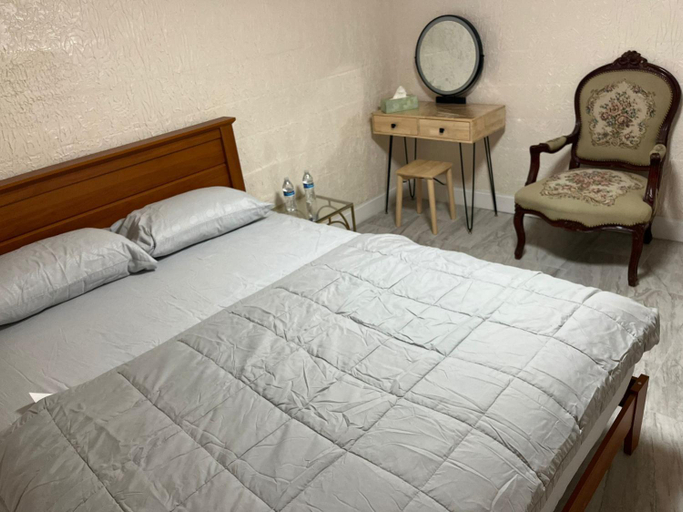 3, The Serene Retreat, Middlesex