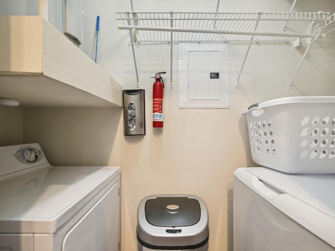 Bathroom 4, Dawn 223- Buena Vista, Galveston