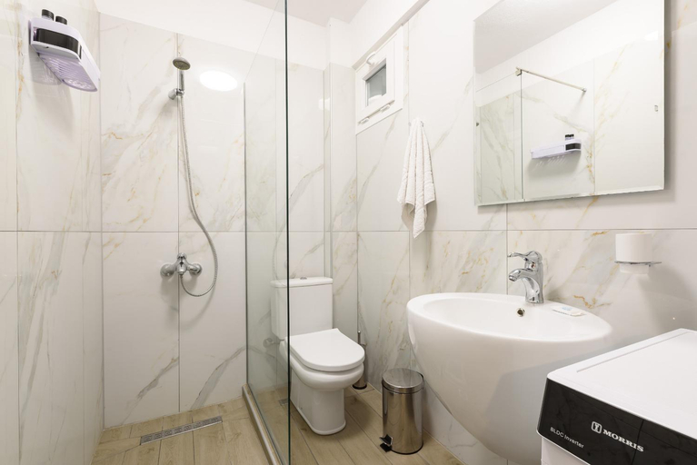Bathroom 3, Philippos Residences, Central Macedonia