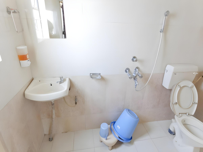 Bathroom, Amigo Serviced Apartments, Pune