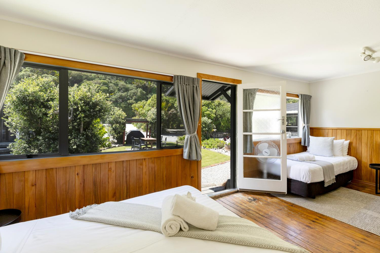 Bedroom 2, Punakaiki Beachfront Motels, Buller
