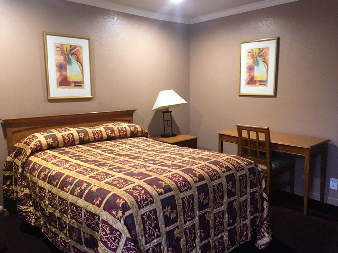 Bedroom 5, Mission Motel, Los Angeles