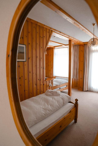 Bedroom 2, Beatenberg Resort & Spa in Beatenberg Interlaken, Interlaken